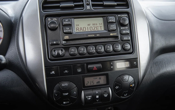 Toyota RAV4 cena 25900 przebieg: 244123, rok produkcji 2004 z Bieruń małe 352